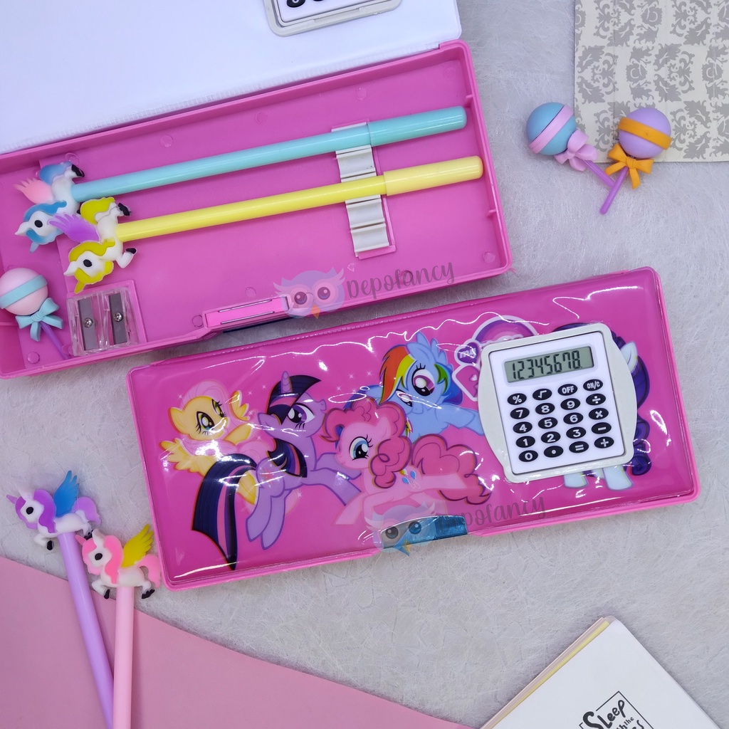 PROMO !! Tempat Pensil Magnet 1628 Karakter + Kalkulator + Rautan 2 Lubang BONUS MECHANIC PENSIL-6