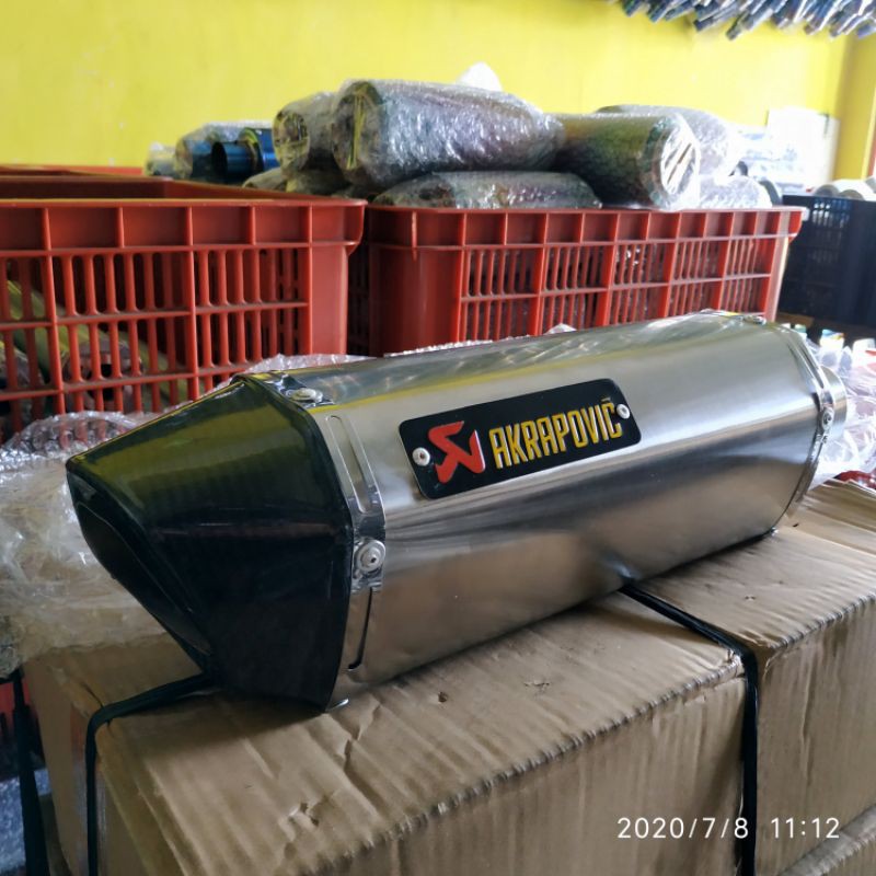 SILINCER AKRAPOVIC