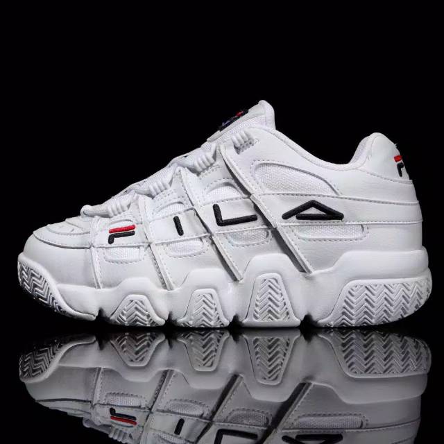[READY] Fila x bts barricade xt 97 low white size 245 fila jungkook bts original