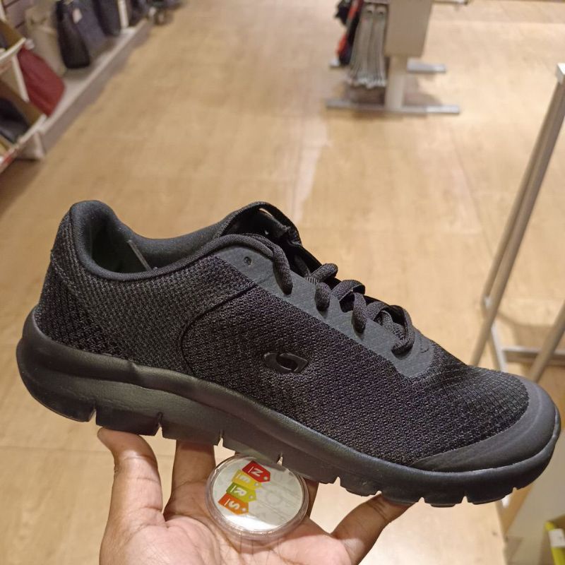 190608 PAYLESS SNEAKERS WOMAN - GUSTO XT II FULL BLACK BY CROSS TREKKERS