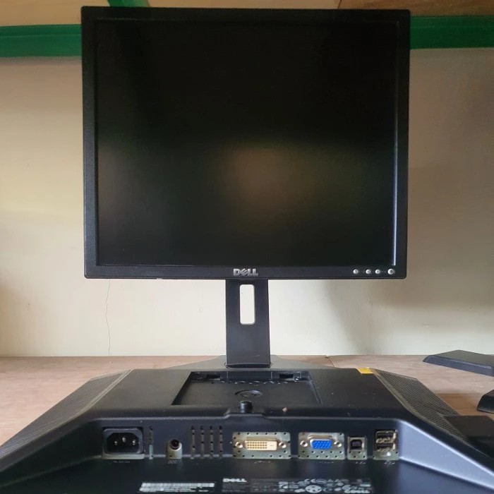 LCD MONITOR DELL 19IN SQUARE MODEL P190SB KOMPLIT KABEL VGA POWER