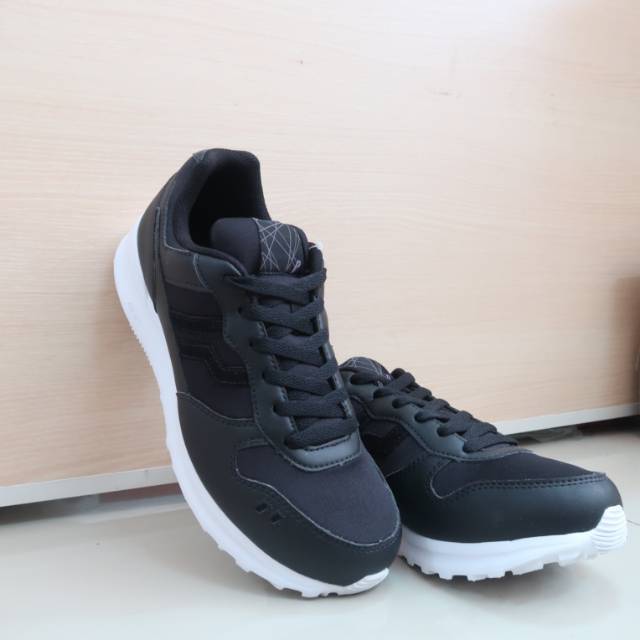 Sepatu running casual Piero Jogger