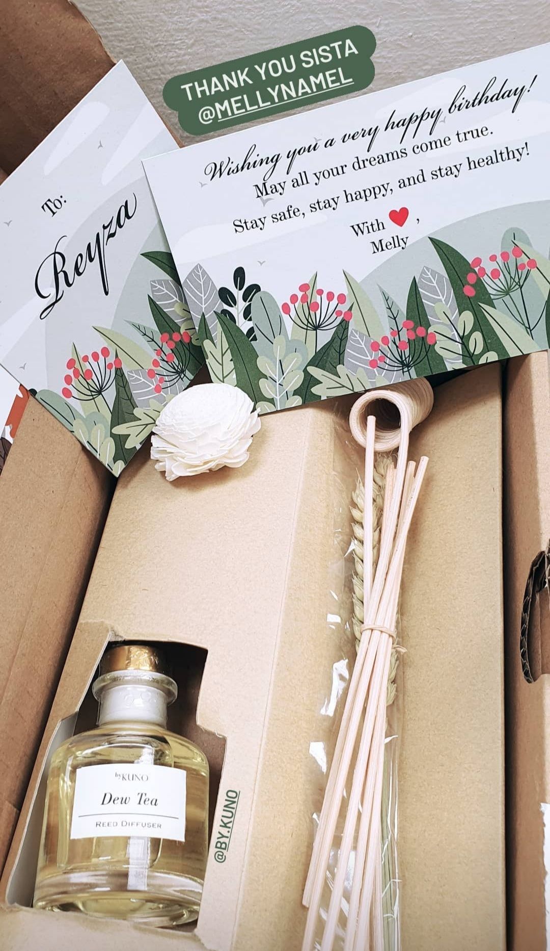 Floral Bouquet Reed Diffuser / Pengharum Ruangan Aromaterapi