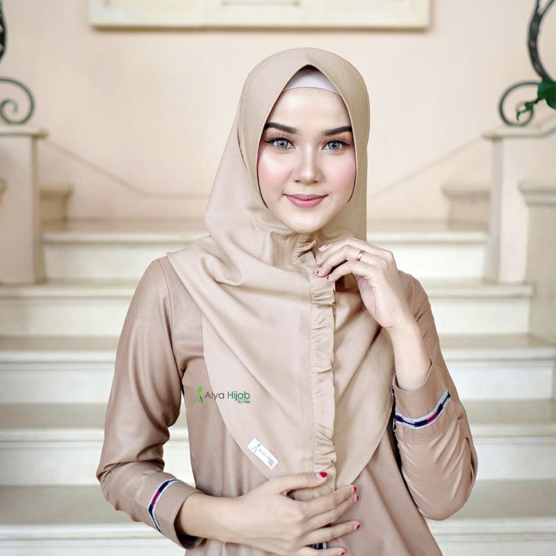 Alyahijab by Naja Wafiqa Hoodie