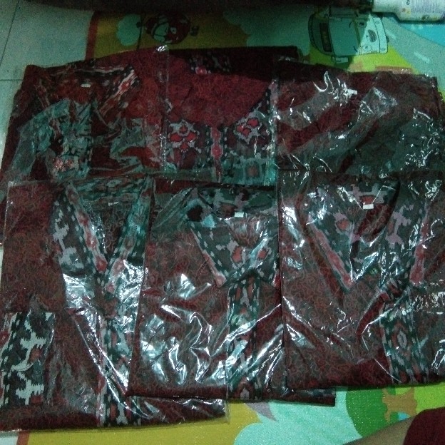 Batik Couple Keluarga Modern  Motif Mego Mendung Merah Maroon Busui Jumbo Termurah -batik Pekalongan