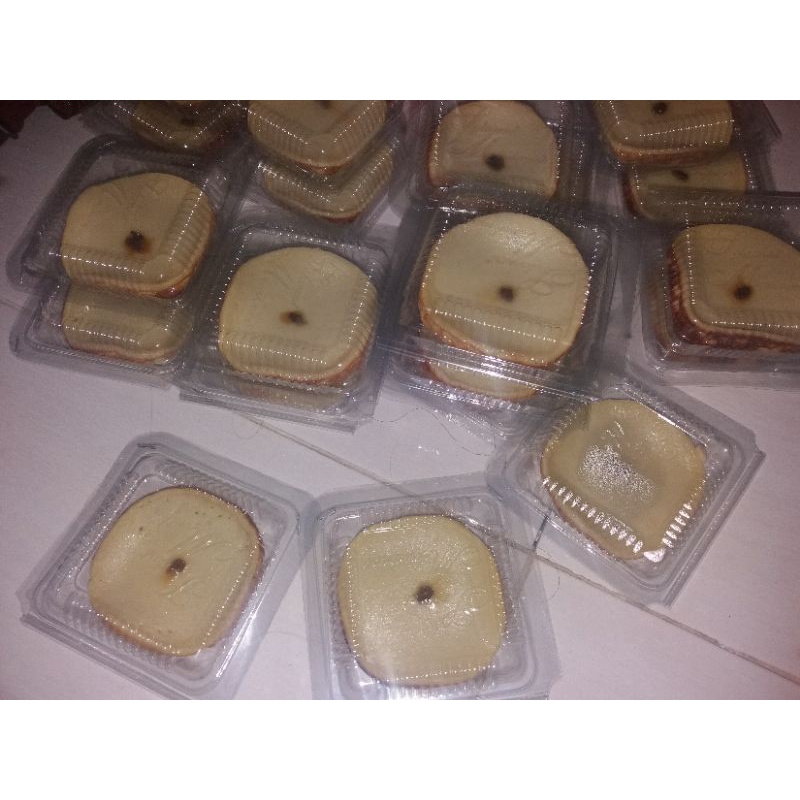 

kue lumpur kentang original per 10 buah