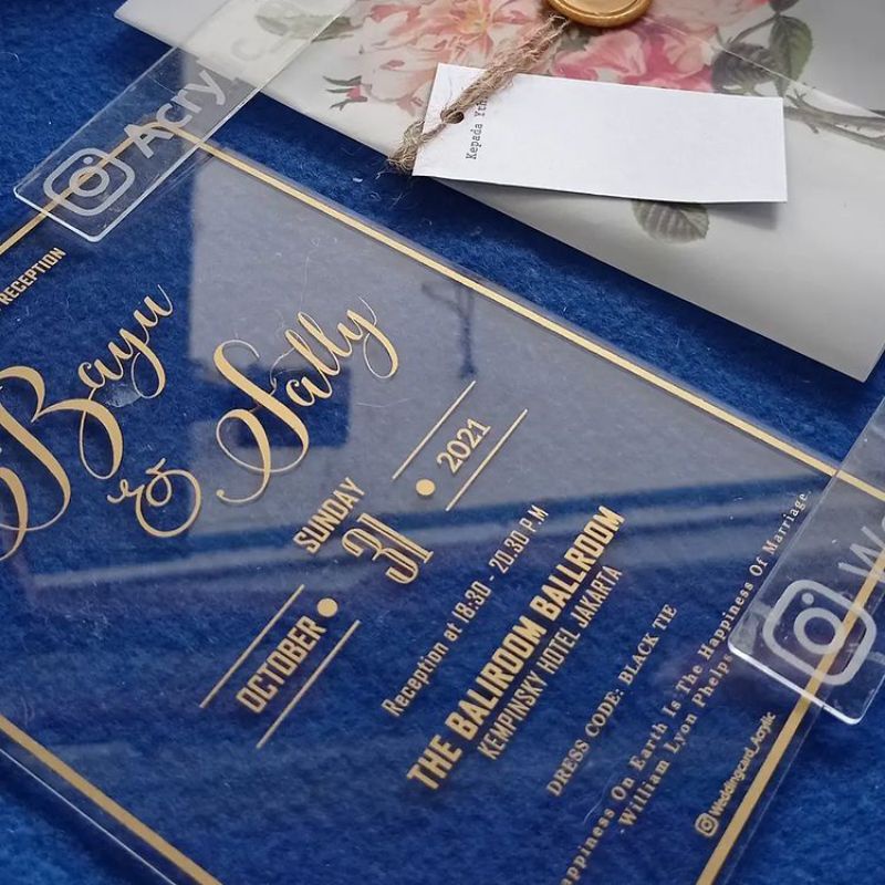 undangan akrilik/acrylic invitation/kartu undangan akrilik/undangan akrilik murah/undangan pernikaha