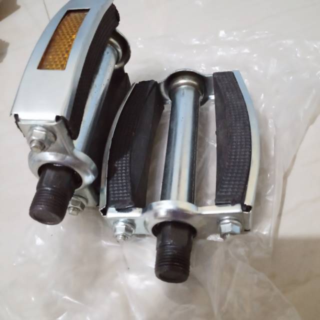 Pedal reflektor sepeda onthel dames