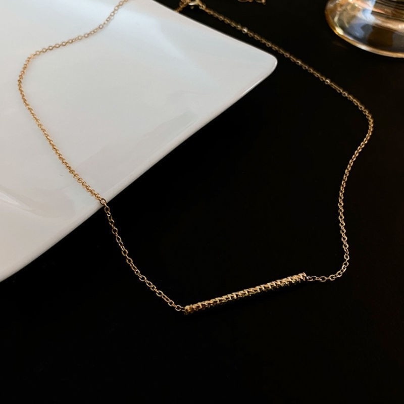 Light luxury niche clavicle chain design sense new versatile simple neck chain