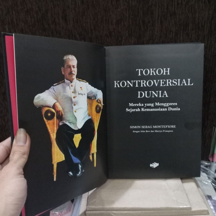 ASLI HC BUKU TOKOH KONTROVERSIAL DUNIA Oleh Simon Sebag Montefiore