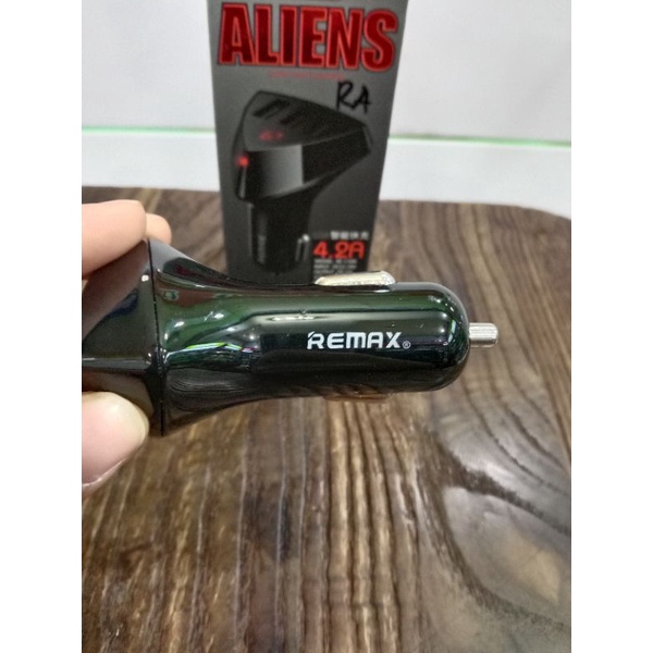 CAR CHARGER REMAX ALIENS 4.2A