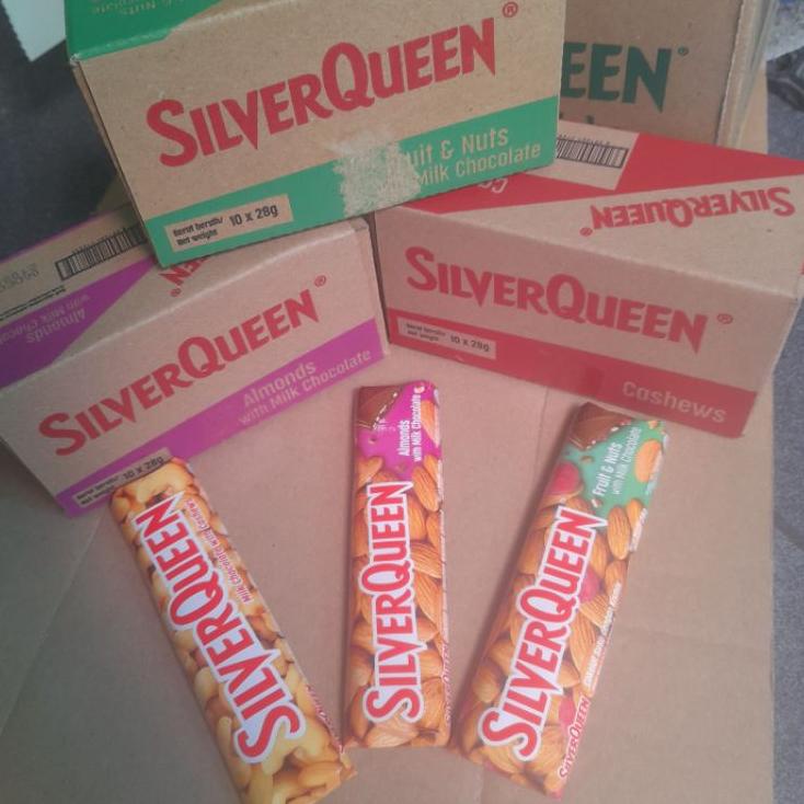 

Z COKLAT SILVERQUEEN 28GR ISI 10 PCS - COKELAT SILVER QUEEN 30 GRAM ALMOND CASHEW FRUIT YOGURT 28GR