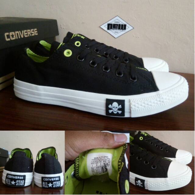  Gambar Sepatu All Star Hitam Polos  Kumpulan Model Kemeja