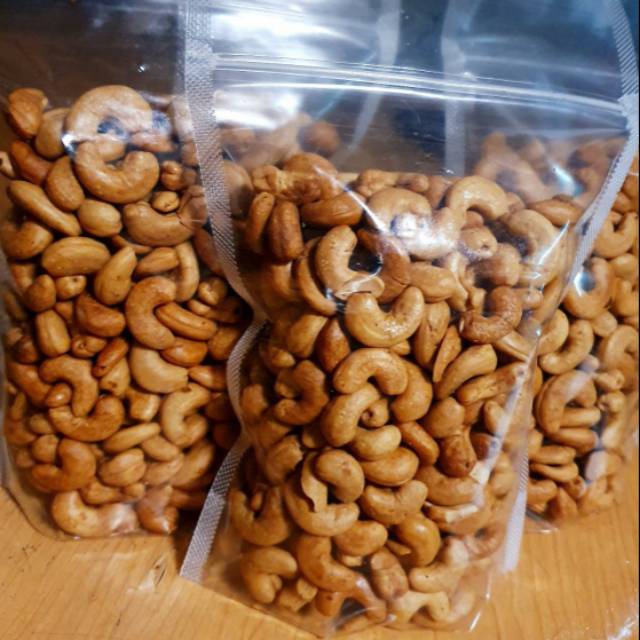 

Kacang Mede homemade by dapur mamah salwa rasa original di jamin enak ukuran ½ kg