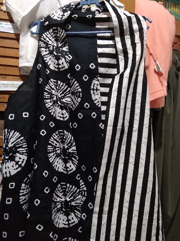 Vest Monochrome Seling Salur Baju Batik Kantoran Wanita Casual Formal Katun Halus Motif Monokrom