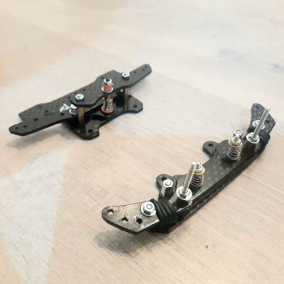 [SALE] Bumper Tamiya - AT Pivot Anchor - Carbon