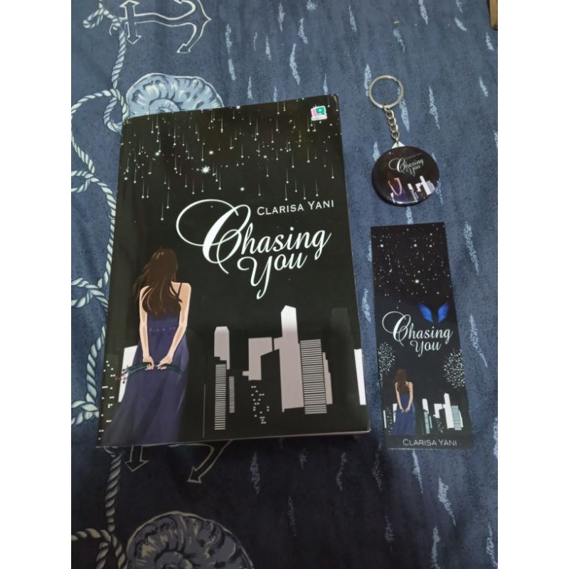 PRELOVED novel Chasing you - Clarisa yani