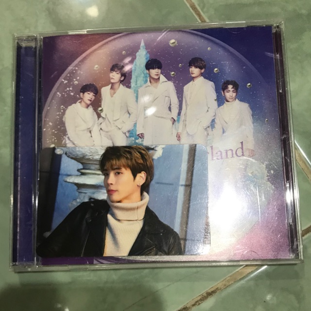 SHINee Winter wonderland + jonghyun pc