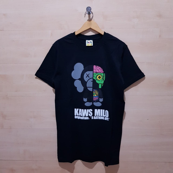KAOS T SHIRT A BATHING APE BAPE X KAWS COMPANION MILO MULTICOLOR BLACK - M