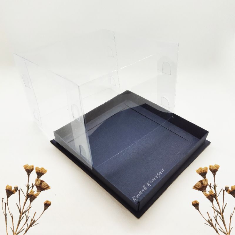 

Box Mika 17 x 17 x 12