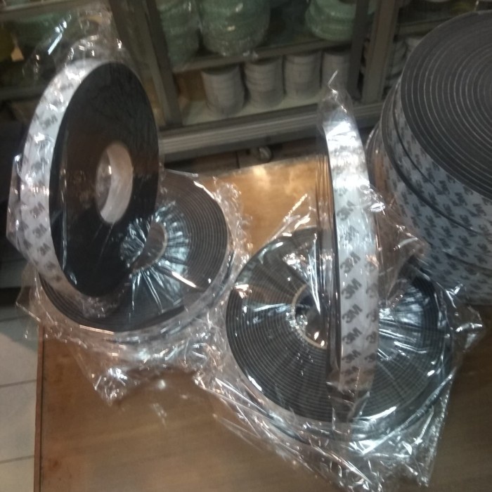 

Hari Ini Lem Satu Sisi Foam 3M 24 Mm X 10 Meter Tebal 3Mm Trendi