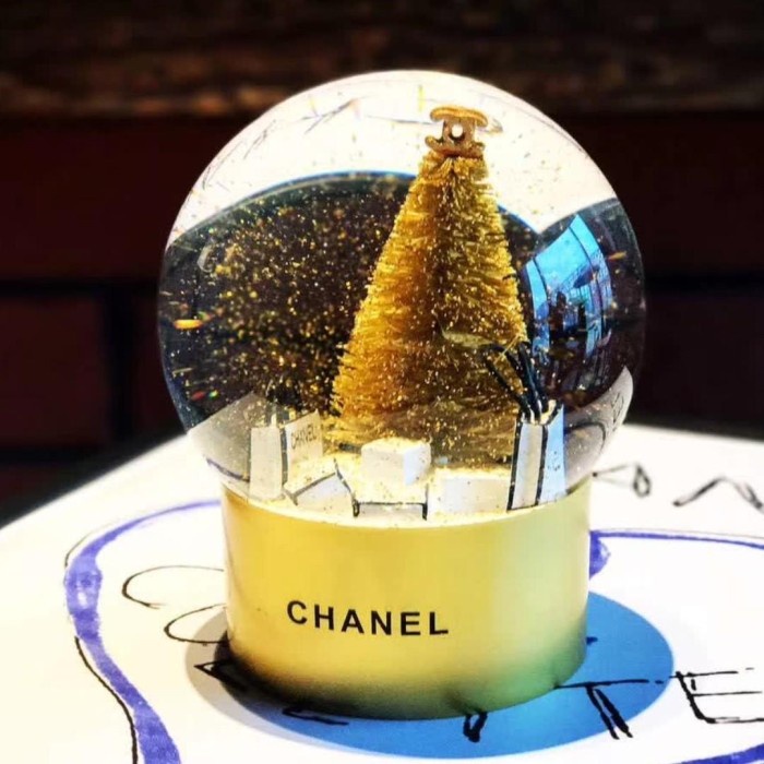 

Promo Chanel Snow Globe White Christmas Tree Vip Gift Authentic / Souvenir Jfsn77S