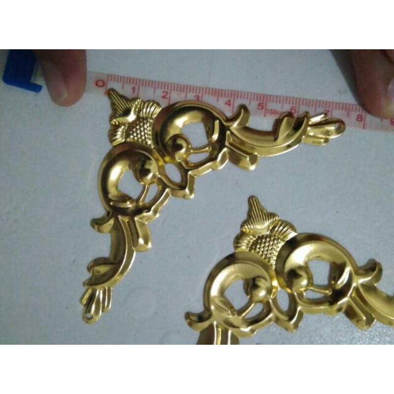 (per biji)Charm aksesoris hiasan sudut besar ,siku hantaran,mahar,lempengan sudut pigora warna gold emas