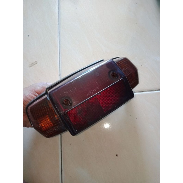 Lampu Belakang Dan Sen Sein Komplit Stop Lamp Yamaha Alfa alfa ori