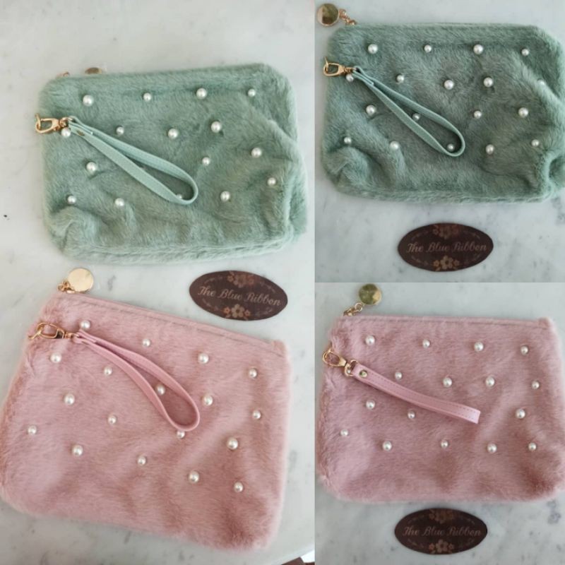 PEARLY FUR MAKEUP POUCH / CLUTCH (WADA MAKEUP BULU BULU DENGAN AKSEN MUTIARA)