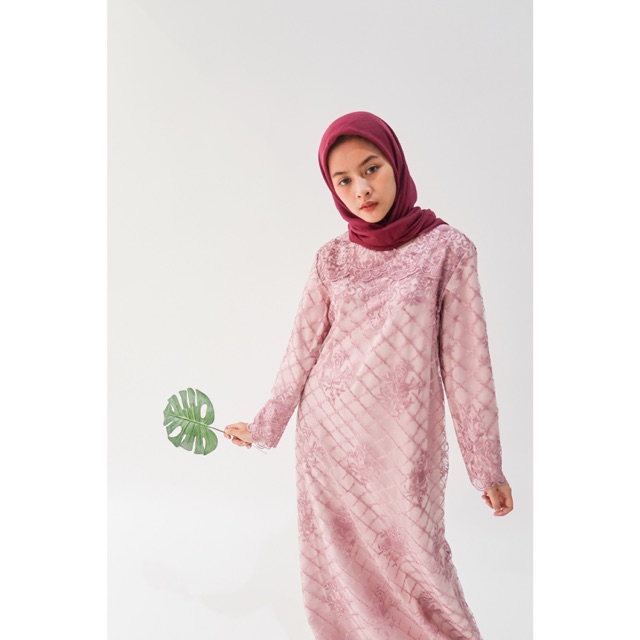 Hanna Gamis in Dusty Purple