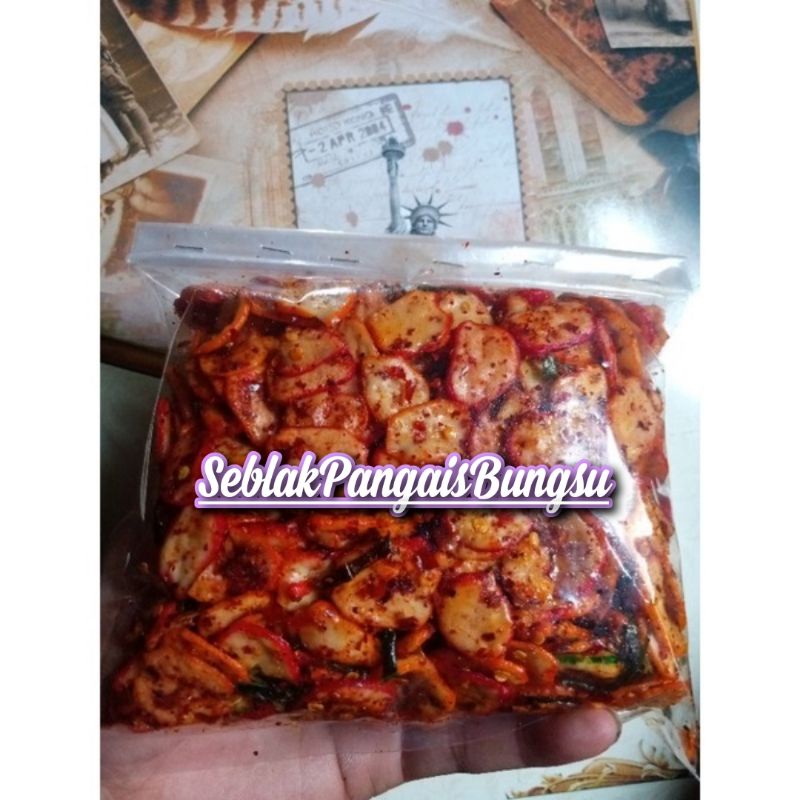 

seblak kering seblak kemplang pedas extra daun jeruk isi 250 gram