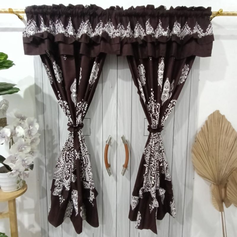 Korden serut jendela batik coklat