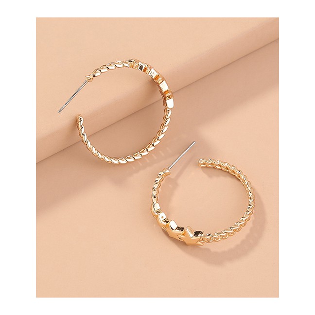 LRC Anting Tusuk Fashion Gold Color Twist Chain C-shaped Stitching Five-pointed Star Alloy Earrings