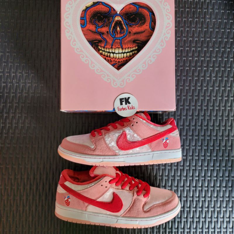 Nike Dunk SB Low StrangeLove Skateboards (Special Box) || strange love