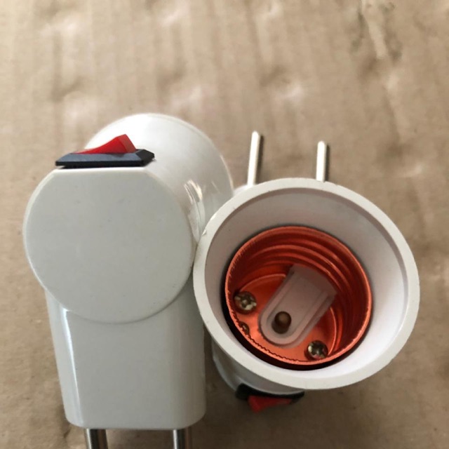 Fitting lampu colok saklar