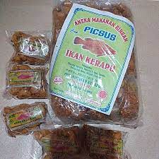 PICSUS IKAN KERAPU 20pcs/CEMILAN PEDAS/KERUPUK PEDAS/MAKARONI IKAN KERAPU PEDAS