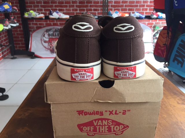 sepatu vans off the top