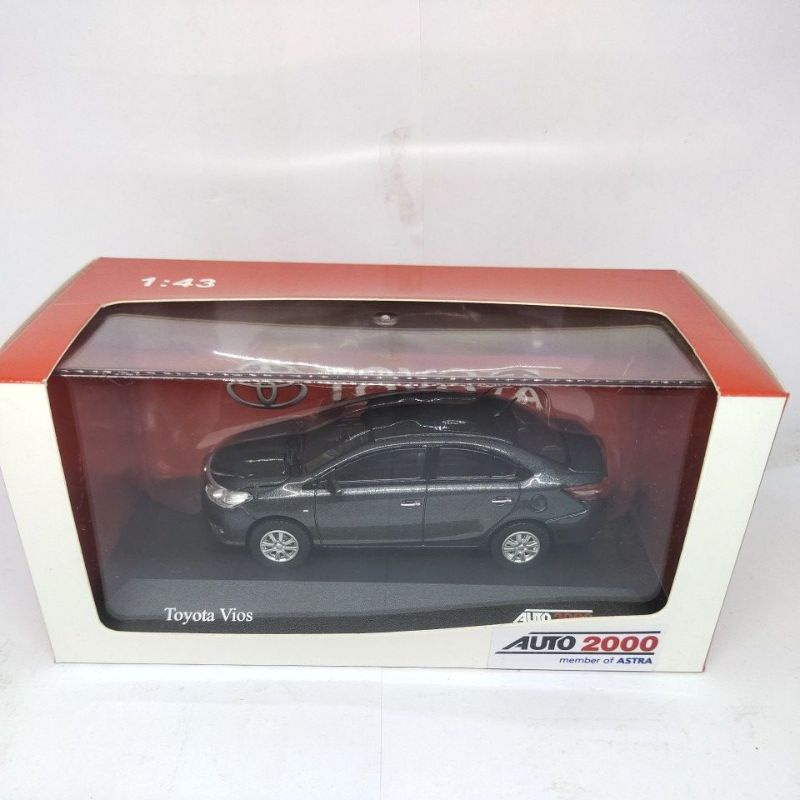 diecast miniatur mobil Toyota vios
