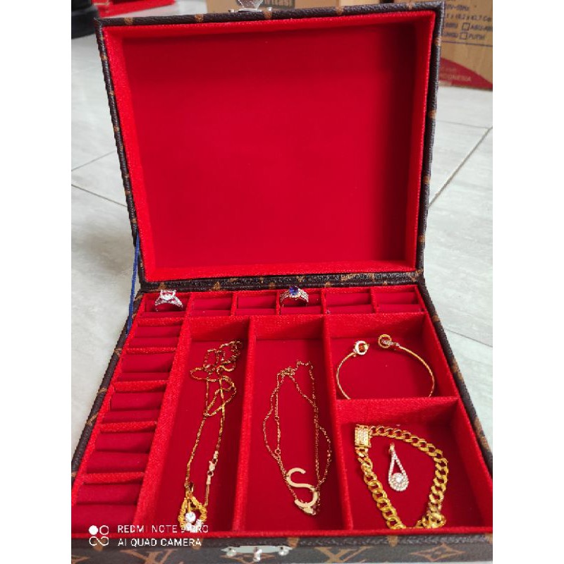kotak perhiasan kulit motif lv coklat unk 11cincin+4kotak kosong  unk kalung gelang liontin LM/ANTAM