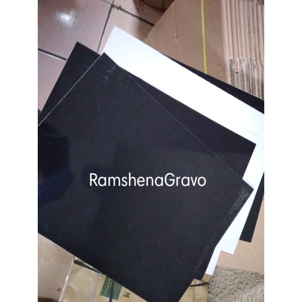 

gravoply/hitam teks putih/bahan nametag/30cm x 40 cm tebal 1.5mm