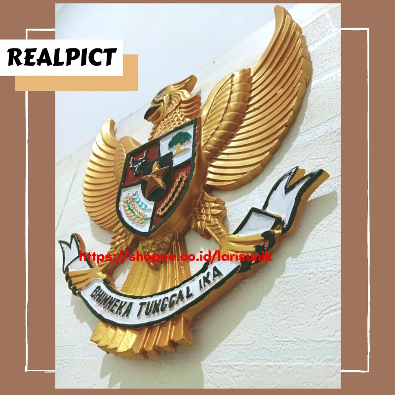 Hiasan Dinding Patung Garuda Pancasila Lambang Negara 3 Dimensi Fiber Logo Burung Garuda Gold 45X45 CM (DATAR)