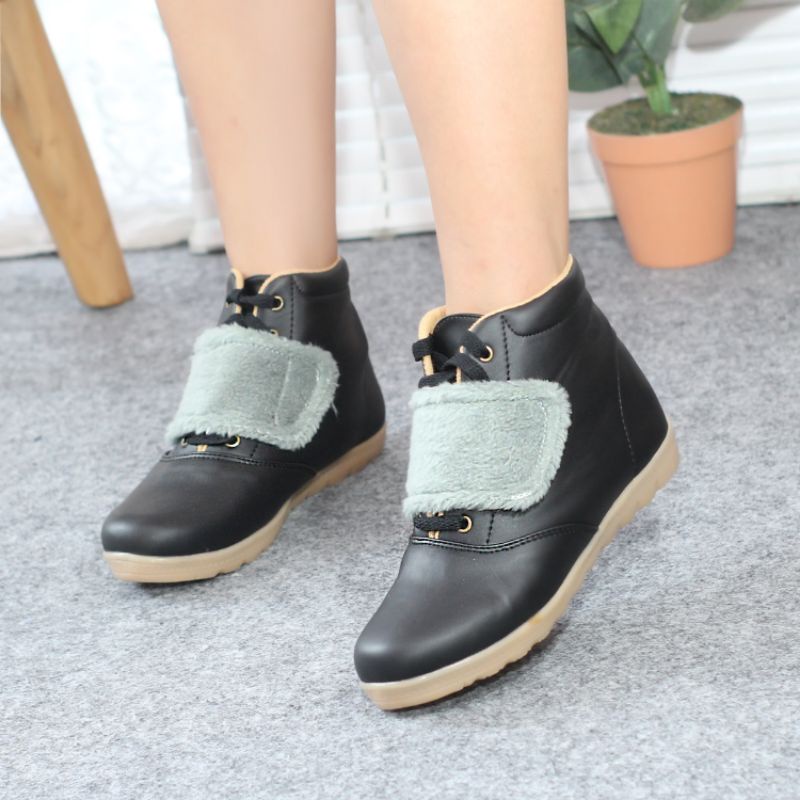 Boots flat BTR 03