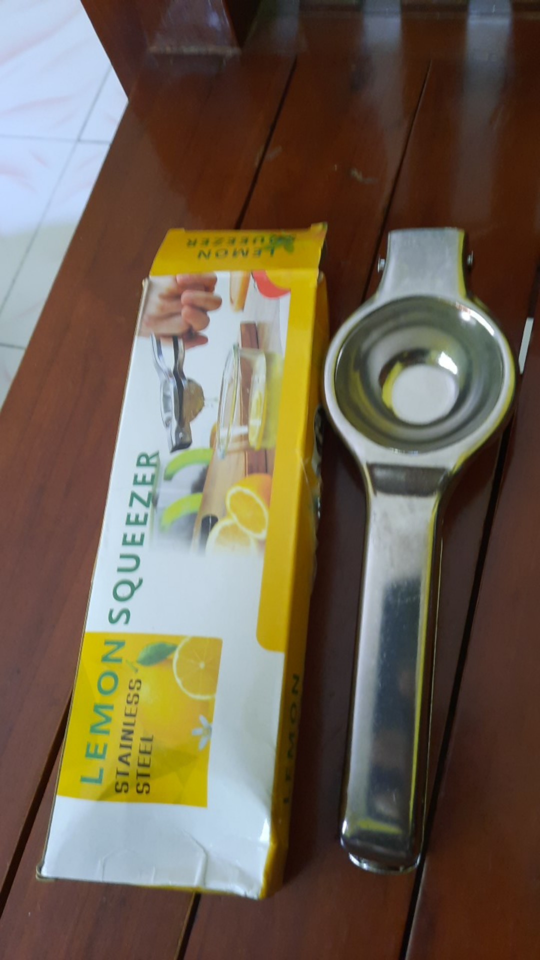 Alat Perasan Jeruk Dan Pemeras Lemon Stainless Steel