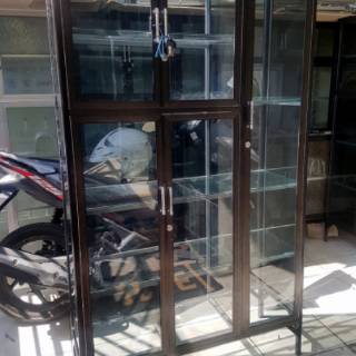  Lemari  Serbaguna Aluminium  3 Pintu Frame Coklat Kaca  Riben  