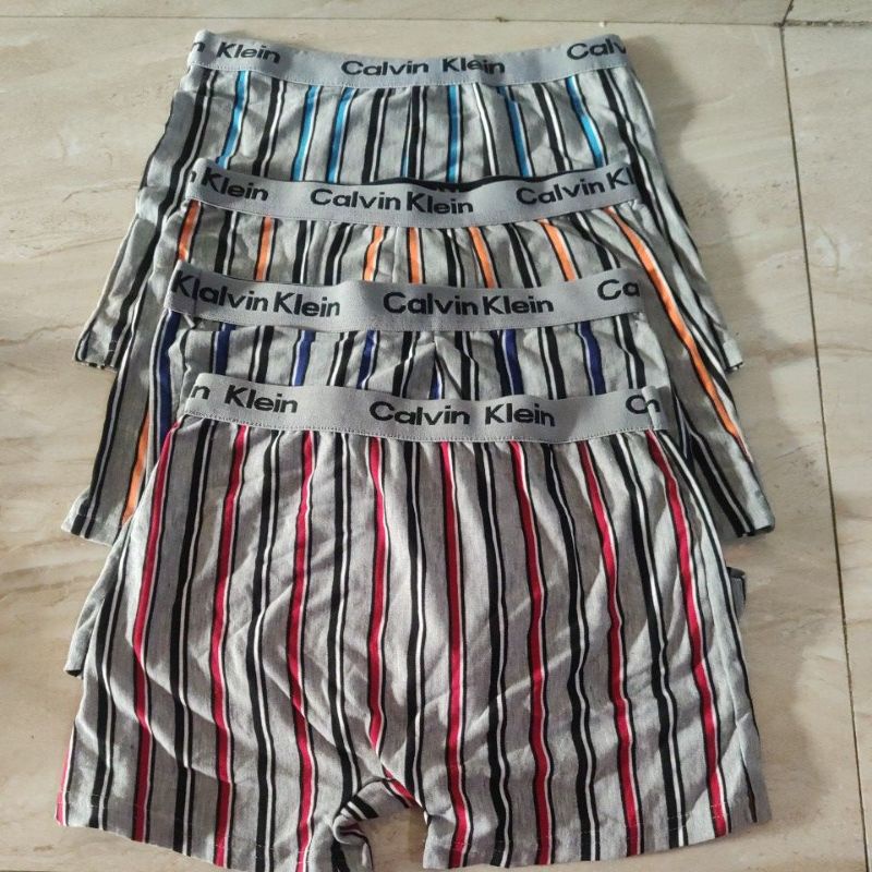 Celana dalam Celana Boxer cowok motif salur