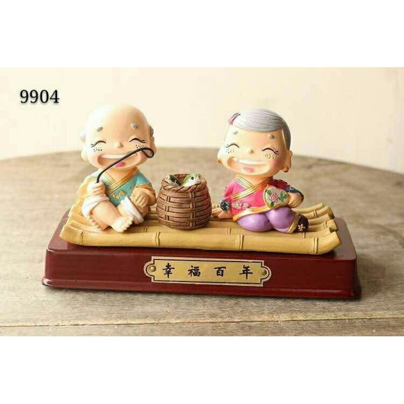 patung pajangan kakek nenek