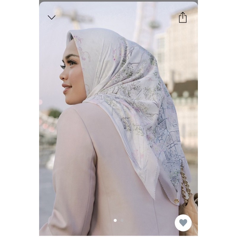 buttonscarves british white