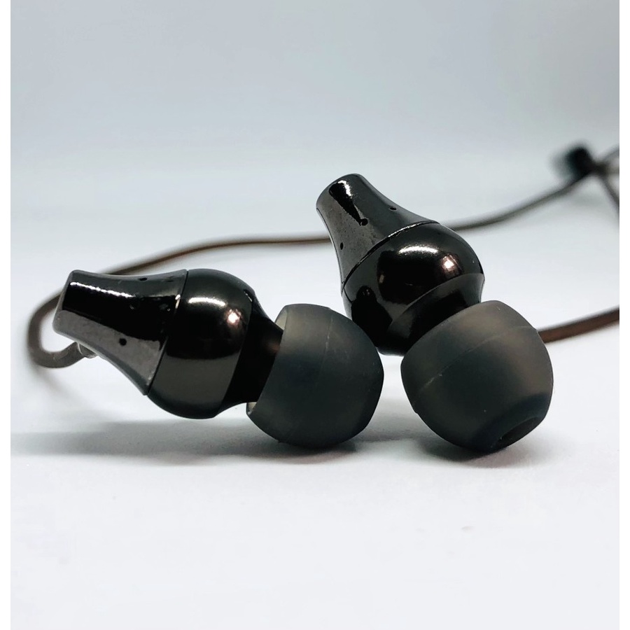 MAXI R2 High Grade Monitor Noise Isolation Metal Earphone With Mic