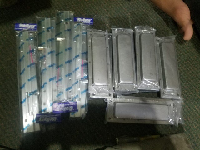 Grendel Slot 8 Tebal