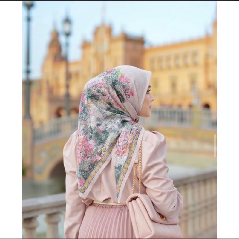 BUTTONSCARVES NEW SERIES SEVILLA-FLORECER